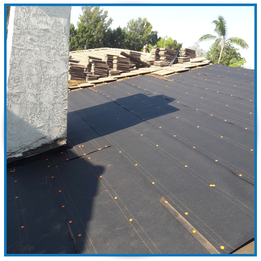 The Lifespan Of A Rubber Roof Is Up To 5 Times That Of A Felt Roof And 2 3 Times Longer Than An Asphalt Roof Epdm Is Rubber Flat Roof Flat Roof Rubber Roofing